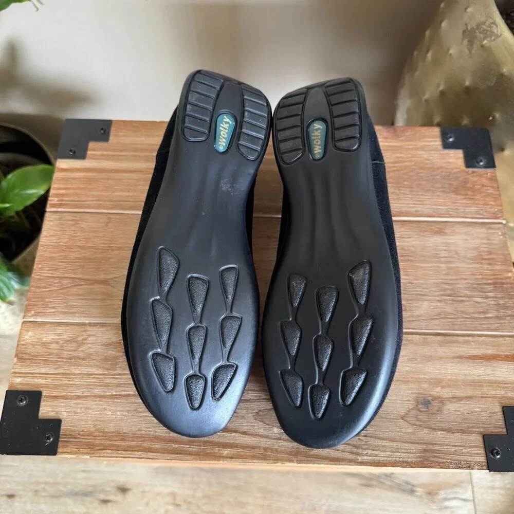 Wolkey Black Suede Slip on Comfort Rubber Bottom Sole Ballet Flats Size 10.5